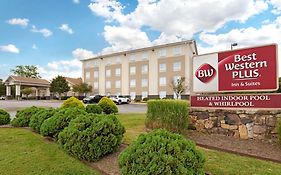 Best Western Plus Crossroads Inn & Suites